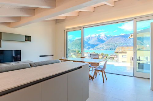 Foto 3 - Casa de 3 habitaciones en Colico con piscina privada y vistas a la montaña