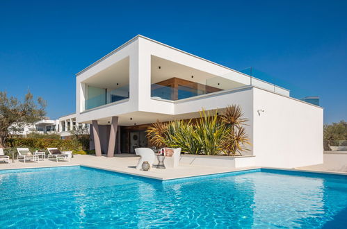 Photo 42 - Maison de 6 chambres à Vodnjan avec piscine privée et vues à la mer