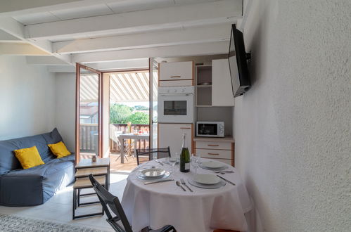 Photo 2 - 1 bedroom Apartment in Saint-Palais-sur-Mer with terrace and sea view