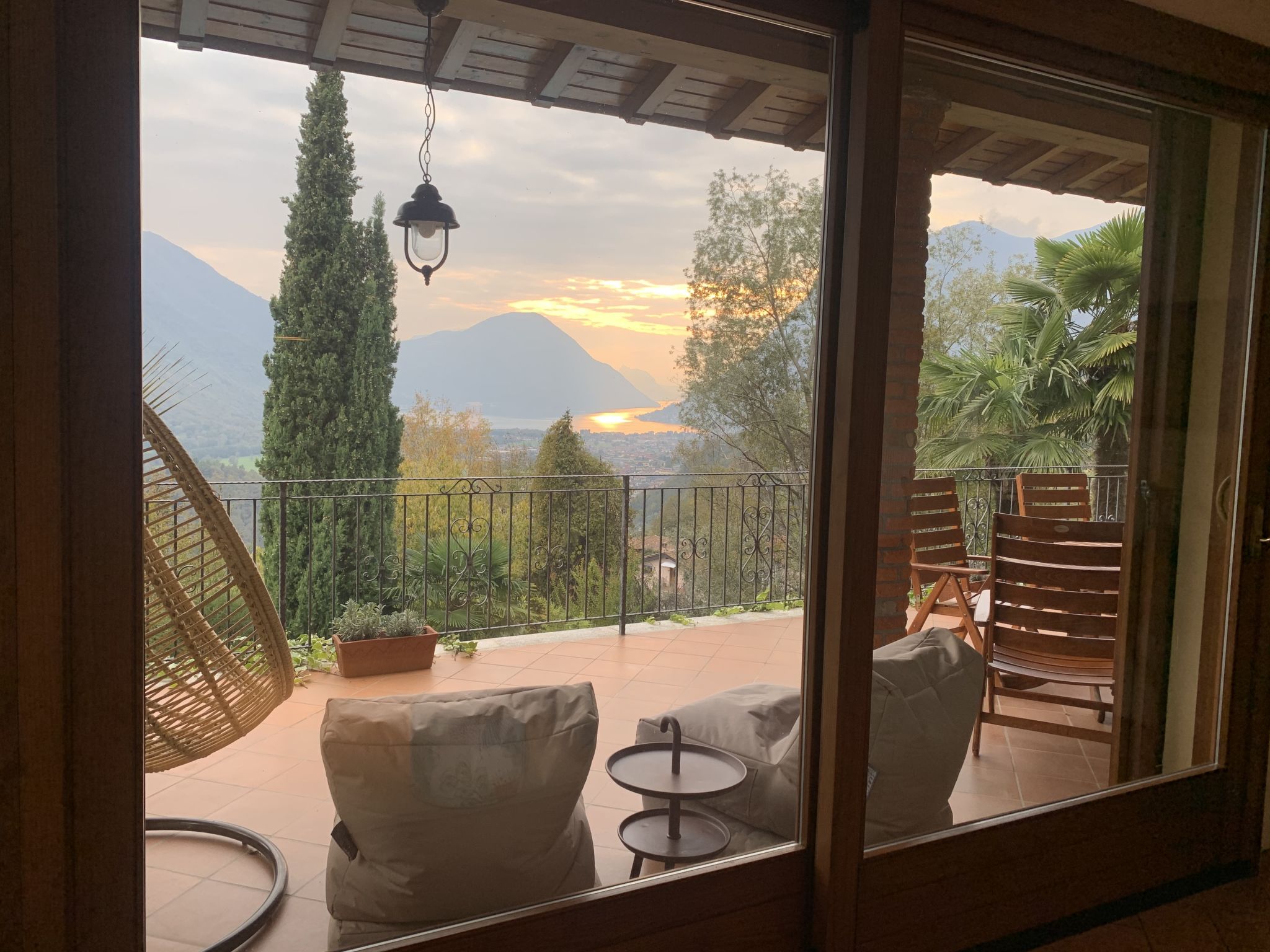 Foto 40 - Casa con 3 camere da letto a Carlazzo con piscina privata e vista sulle montagne