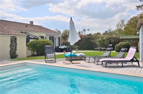 Foto 1 - Casa de 3 habitaciones en Moutiers-les-Mauxfaits con piscina privada y terraza
