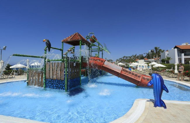 Kapetanios Aqua Resort - Photo 9