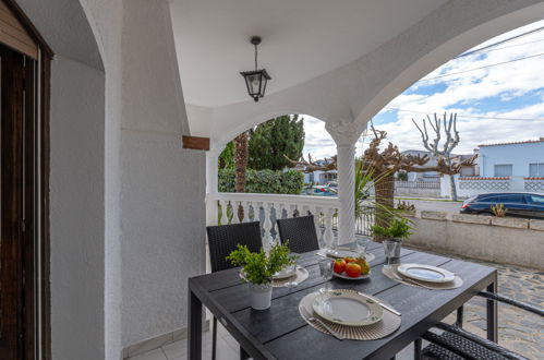 Photo 14 - Maison de 3 chambres à Castelló d'Empúries avec terrasse et vues à la mer