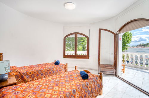 Photo 22 - Maison de 3 chambres à Castelló d'Empúries avec jardin et terrasse