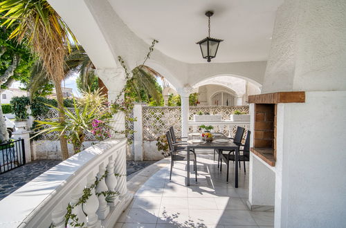 Photo 30 - Maison de 3 chambres à Castelló d'Empúries avec jardin et terrasse