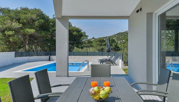 Casa de 5 quartos em Tribunj com piscina privada e jardim - Foto 2