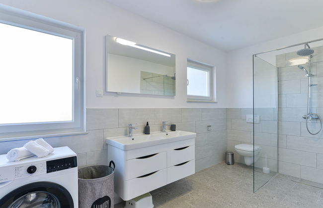 Casa de 5 quartos em Tribunj com piscina privada e jardim - Foto 21