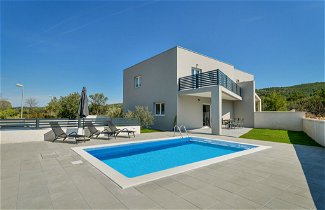 Foto 1 - Casa de 4 habitaciones en Tribunj con piscina privada y terraza
