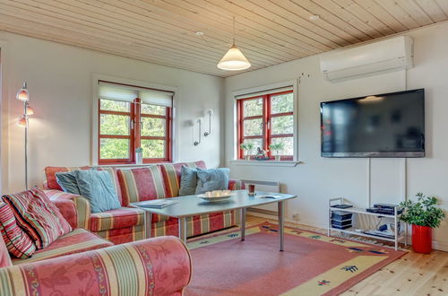 Photo 5 - 3 bedroom House in Tarm with terrace and hot tub