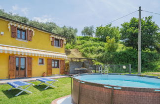 Photo 2 - Maison de 2 chambres à Pietrasanta avec piscine privée et jardin