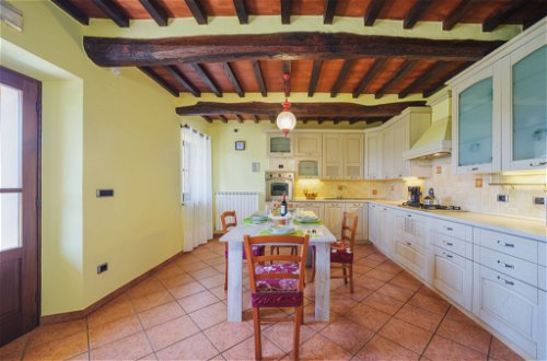 Photo 14 - 2 bedroom House in Pietrasanta with private pool and garden