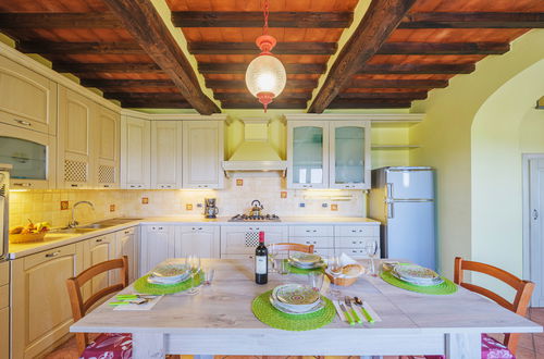 Photo 9 - 2 bedroom House in Pietrasanta with private pool and garden