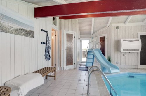 Foto 15 - Casa con 3 camere da letto a Harrerenden con piscina privata e terrazza