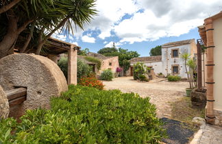 Foto 3 - Casa de 2 quartos em Castelvetrano com jardim e terraço