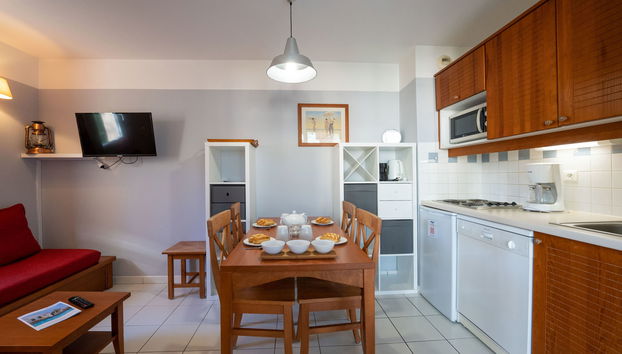 2 bedroom Apartment in Carcans with swimming pool - Photo 3
