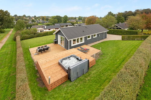 Photo 2 - Maison de 3 chambres à Hejls avec terrasse et sauna