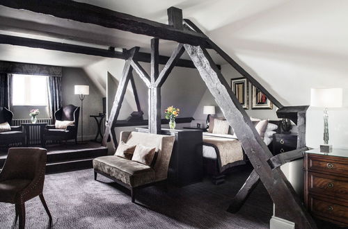 Foto 18 - Nutfield Priory Hotel & Spa