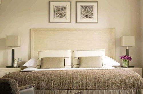 Foto 15 - Nutfield Priory Hotel & Spa