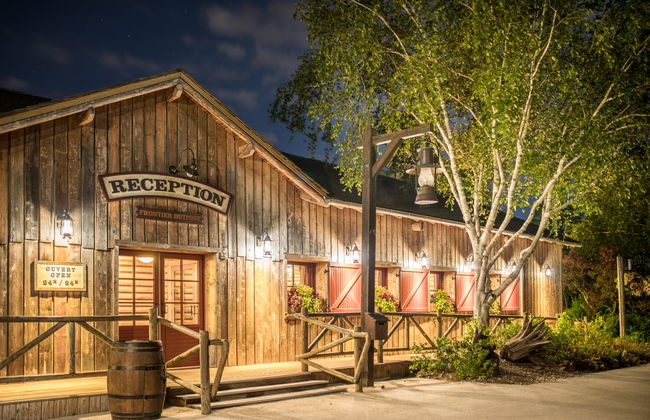 Disney Davy Crockett Ranch + Entrada - Foto 2