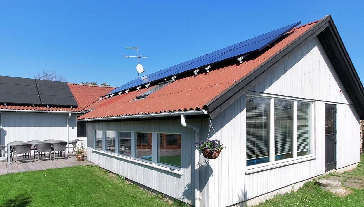 Casa de 4 quartos em Nexø com piscina privada e terraço - Foto 1