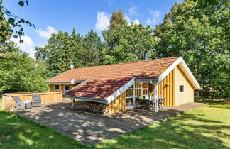 Photo 1 - Maison de 4 chambres à Aakirkeby avec terrasse et sauna