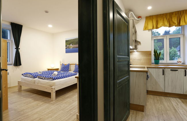 Apartamento de 2 quartos em Desná com jardim e terraço - Foto 8