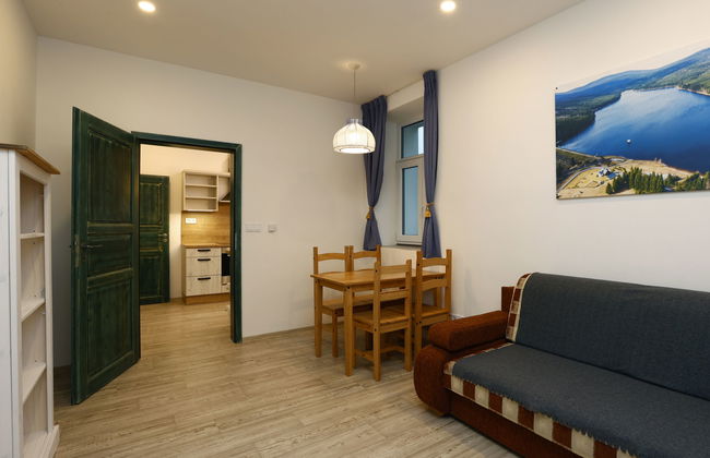 Apartamento de 2 quartos em Desná com jardim e terraço - Foto 3