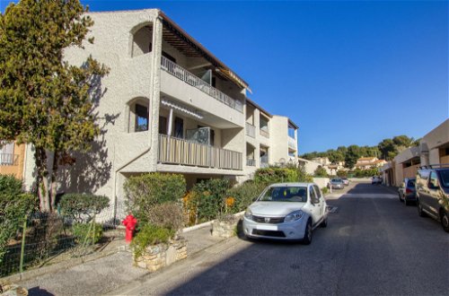 Foto 14 - Appartamento a Saint-Cyr-sur-Mer con terrazza e vista mare