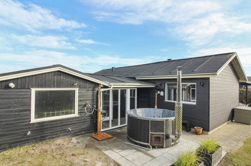 Foto 22 - Casa de 3 quartos em Løkken com terraço e banheira de hidromassagem