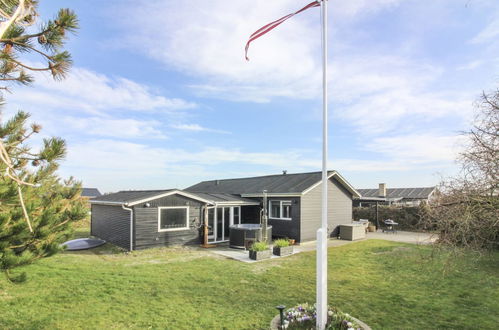 Photo 1 - Maison de 3 chambres à Løkken avec terrasse et bain à remous