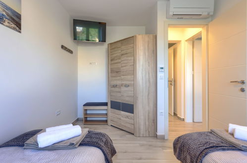 Foto 26 - Apartment mit 3 Schlafzimmern in Umag mit schwimmbad und terrasse