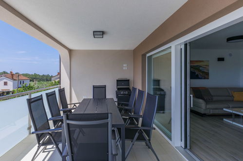 Photo 22 - Appartement de 3 chambres à Umag avec piscine et terrasse