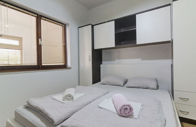 Apartamento de 1 quarto em Senj com piscina e terraço - Foto 18