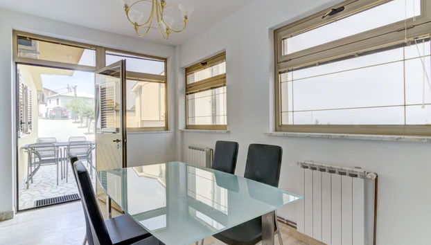 Apartamento de 1 quarto em Senj com piscina e terraço - Foto 2