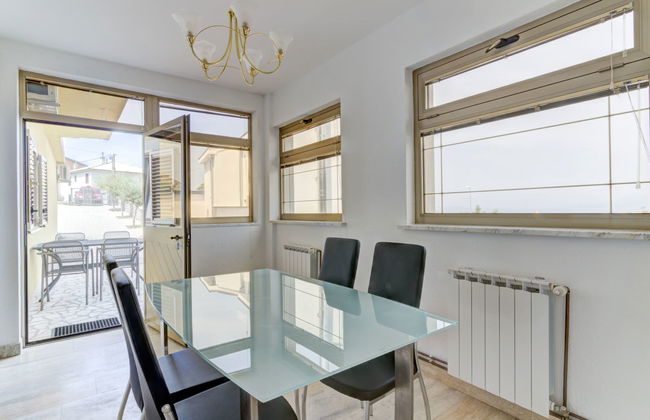 Apartamento de 1 quarto em Senj com piscina e terraço - Foto 2