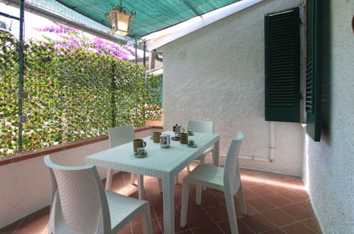 Photo 10 - 1 bedroom House in Forte dei Marmi with garden and sea view