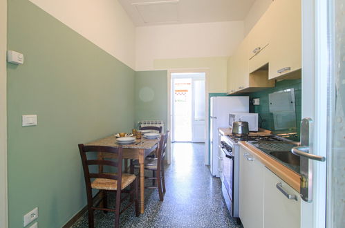 Photo 12 - 1 bedroom House in Forte dei Marmi with garden