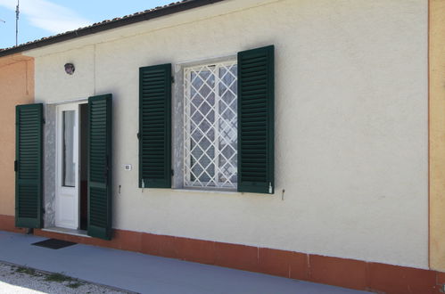 Foto 17 - Casa de 1 habitación en Forte dei Marmi con jardín y vistas al mar