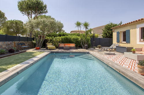 Photo 1 - Maison de 2 chambres à Saint-Cyr-sur-Mer avec piscine privée et jardin