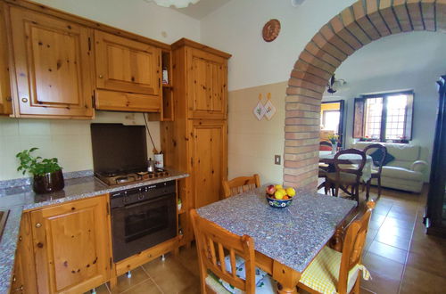 Photo 6 - 2 bedroom Apartment in Roccastrada with garden