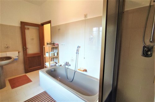 Foto 19 - Apartment mit 2 Schlafzimmern in Roccastrada mit garten