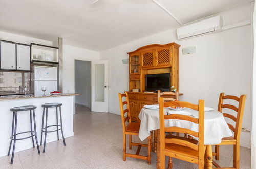 Foto 4 - Apartment mit 1 Schlafzimmer in Salou mit schwimmbad und garten