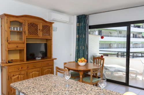 Photo 4 - 1 bedroom Apartment in Salou with swimming pool and garden