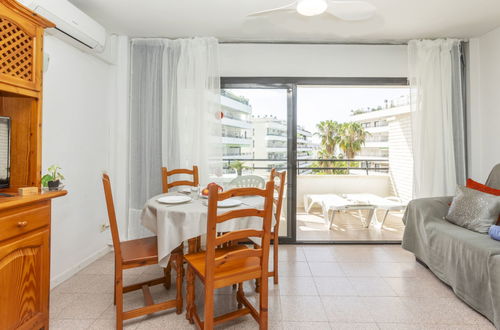 Foto 7 - Apartment mit 1 Schlafzimmer in Salou mit schwimmbad und garten