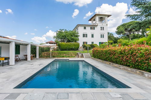 Foto 1 - Casa de 4 habitaciones en Empoli con piscina privada y jardín