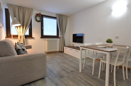 Photo 2 - Appartement de 2 chambres à Bormio avec vues sur la montagne