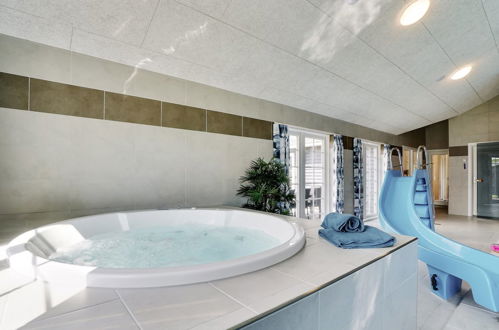 Foto 7 - Casa de 10 quartos em Ålbæk com piscina privada e terraço