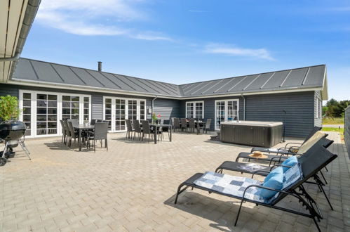 Foto 2 - Casa de 10 quartos em Ålbæk com piscina privada e terraço