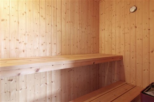 Foto 15 - Casa de 3 habitaciones en Harrerenden con terraza y sauna