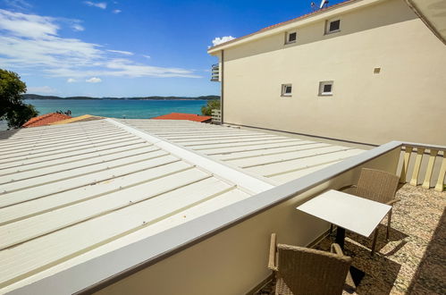 Foto 6 - Apartamento de 2 quartos em Sukošan com vistas do mar